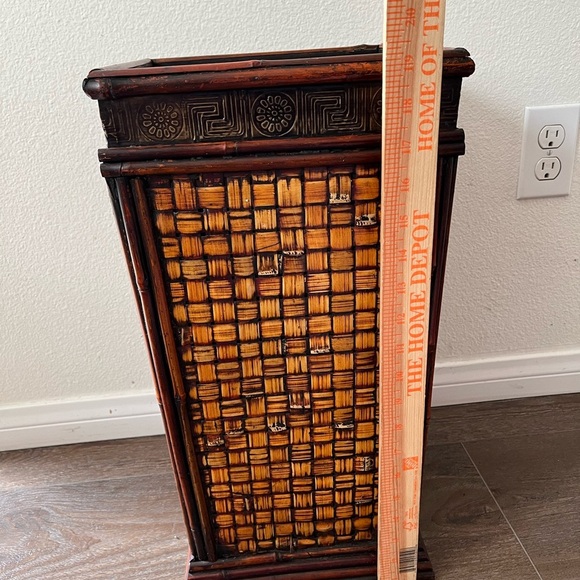 Natural Decorative planter 19 inches high - Picture 2 of 12